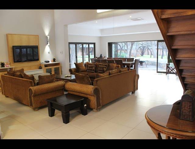 4 BEDROOM HOUSE FOR SALE IN LAKELAND ESTATE